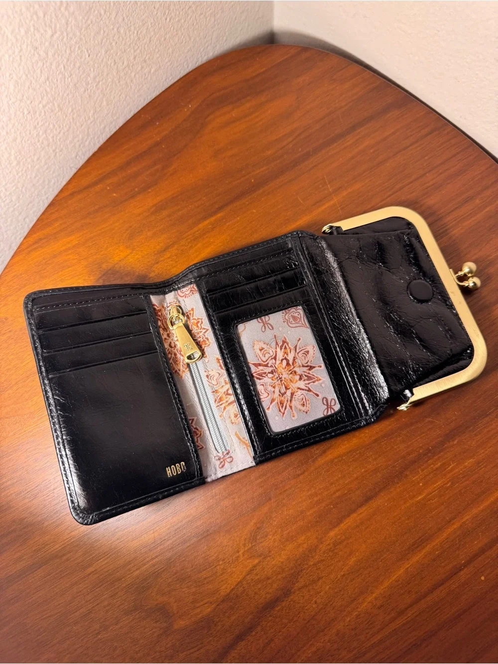 Hobo Robin Compact Wallet in Black Polished Leather